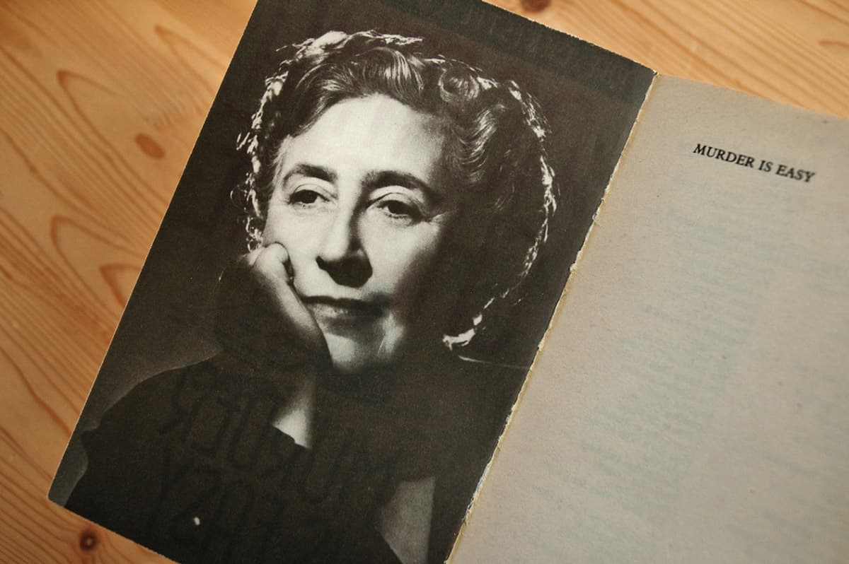 Agatha Christie's Disappearance: Amnesia, Suicide, or Despair?